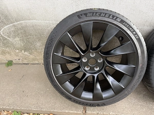 Tesla Model Y Induction nyári garnitúra 20" Tesla gyári fekete felni szett 1188223-00-C - kép 4