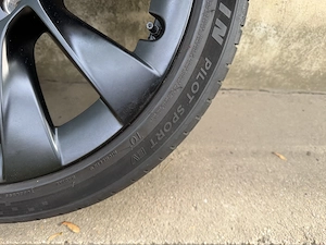 Tesla Model Y Induction nyári garnitúra 20" Tesla gyári fekete felni szett 1188223-00-C - kép 9