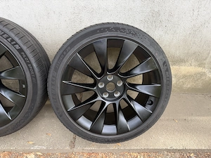 Tesla Model Y Induction nyári garnitúra 20" Tesla gyári fekete felni szett 1188223-00-C - kép 7