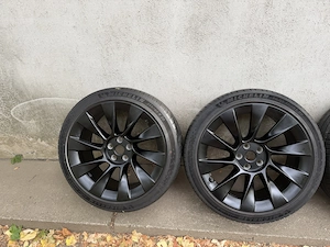 Tesla Model Y Induction nyári garnitúra 20" Tesla gyári fekete felni szett 1188223-00-C - kép 2