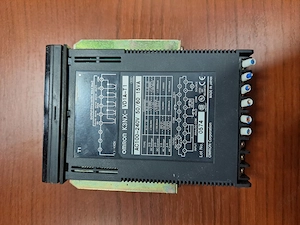 Omron K3NX-VD1A-T1 Digitális Panelműszer AC DC feszültség és áram - kép 5