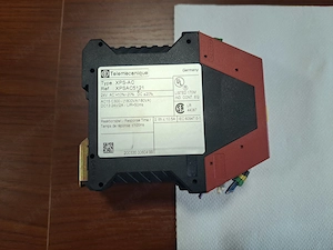 Schneider Preventa XPS-AC vészleállító biztonsági relé   XPSAC5121 - kép 7