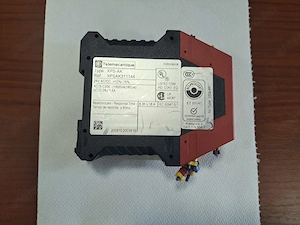 Schneider Preventa XPS-AK vészleállító biztonsági relé modul XPSAK - kép 5