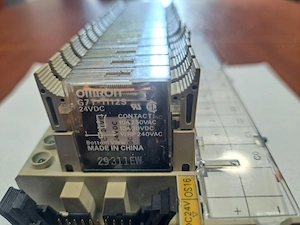 OMRON P7TF-OS16 + 16db G7T-1112S 24V reléblokk kimeneti modul - kép 8