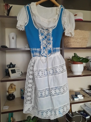 Mellény, rojtos díszítéssel, horgolt betéttel M-L méret, kék-fehér kockás  dirdli ruha 34-36 méret! - kép 5