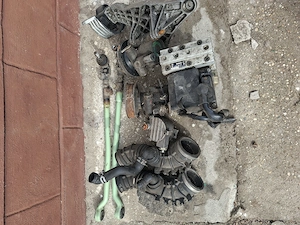 Opel f Astra alkatrészek eladó.