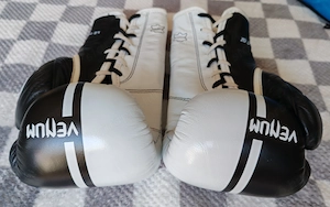 Boxkesztyű Új Venum Shield Pro 12oz - kép 4