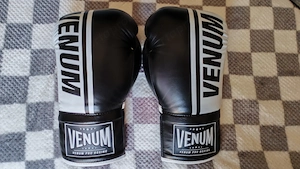 Boxkesztyű Új Venum Shield Pro 12oz - kép 2