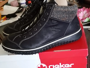 39 Rieker Comfort & Style márkájú, 55048-00 modellszámú, fekete színű női fűzős és oldalszár-cipzára - kép 4