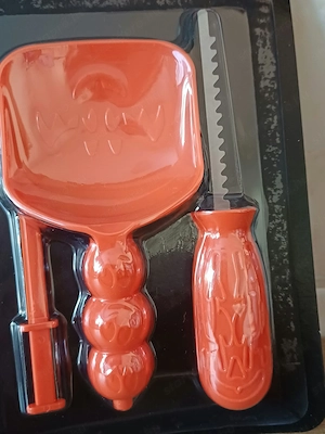 2 darab Halloween tökfaragó készlet eladó, új! - kép 3