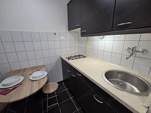 A II. kerületben felújított 1 szobás lakás kiadó belső kocsibeállóval!! - kép 5
