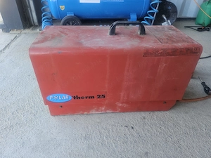 2 db Polartherm 25 gázüzemű ipari hőlégfúvó